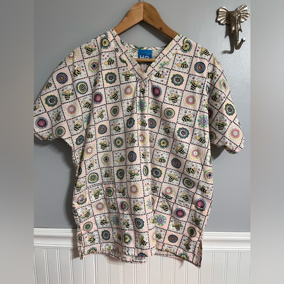 Bumble Bee Scrub Top - Picture 1 of 3